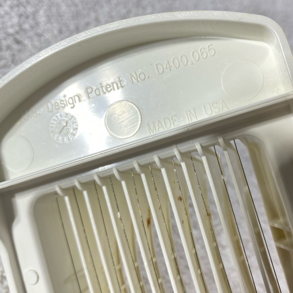 5/$35 Vintage The Pampered Chef White Egg Slicer Plus - Picture 9 of 16